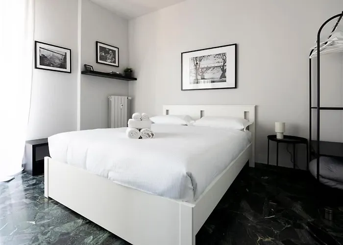 Contrasti - Black & White Milán